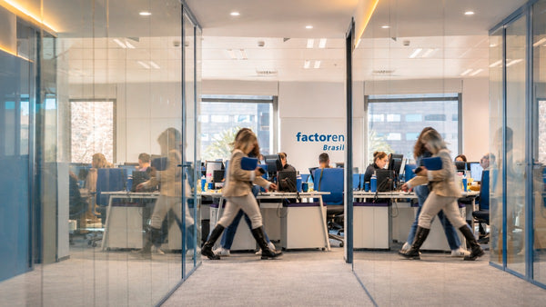 Factorenergia Brazil energy retail AI battery storage C&I peak shaving 17-25 percent savings Marubeni SmartestEnergy market liberalization analysis 2026