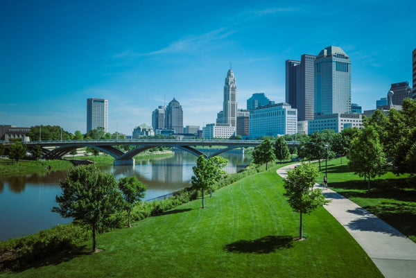 Veolia 350MW AI data centre microgrid New Albany Ohio gas-battery hybrid BESS 430MWh performance contract 99.9 percent availability energy hub analysis 2026
